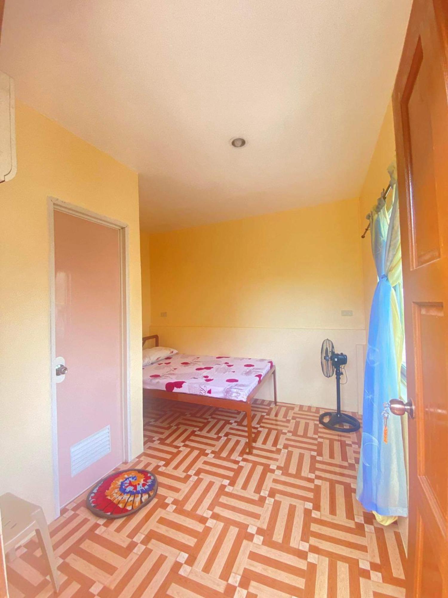 Carillo guest house Coron Esterno foto
