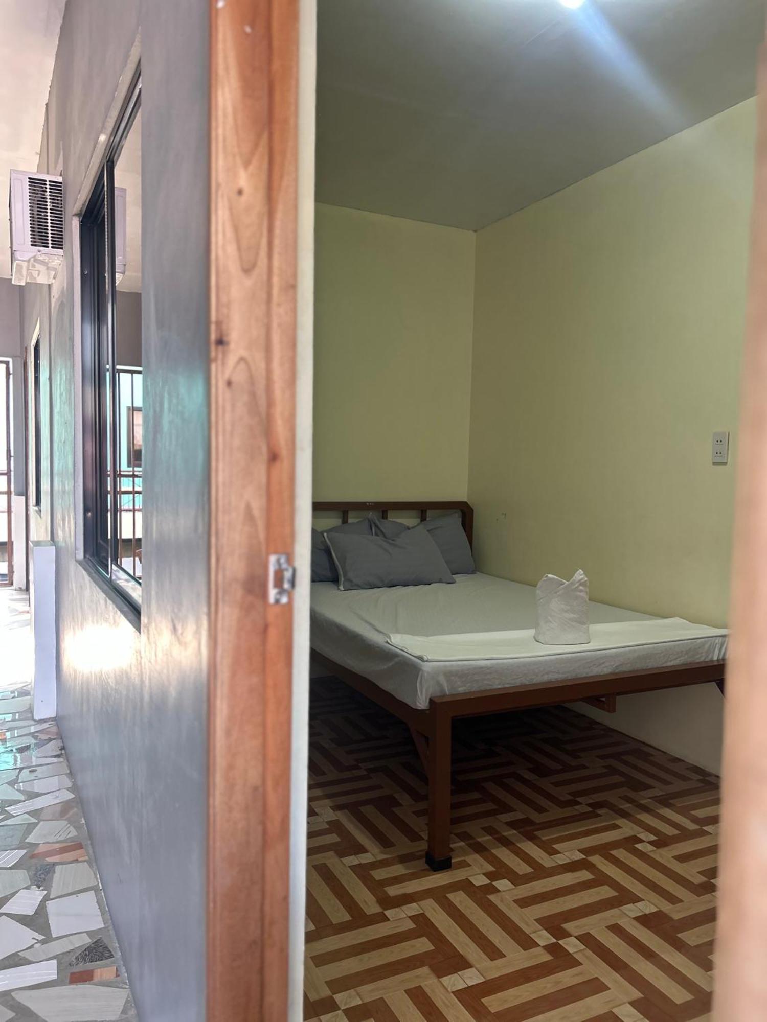 Carillo guest house Coron Esterno foto