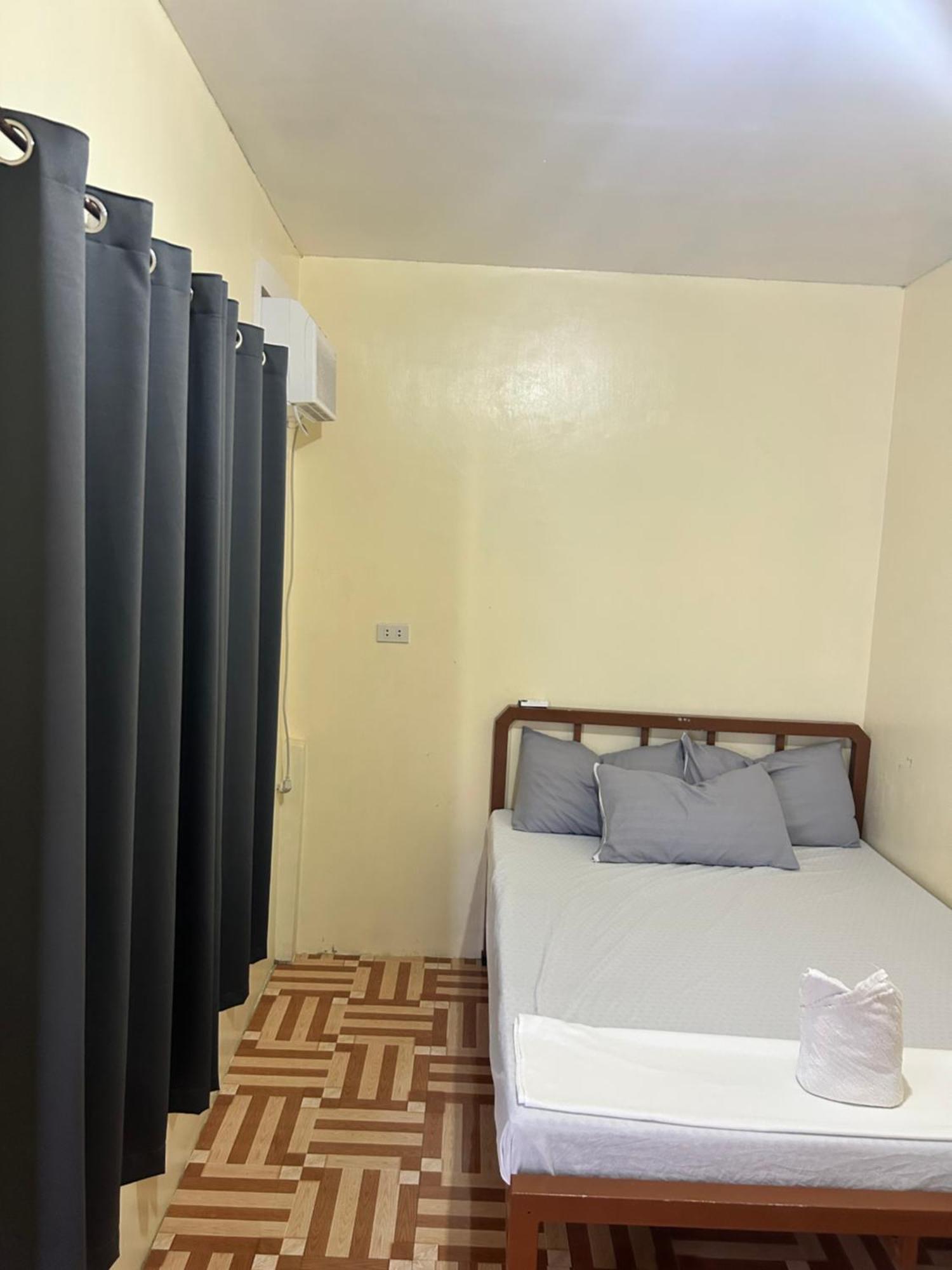 Carillo guest house Coron Esterno foto